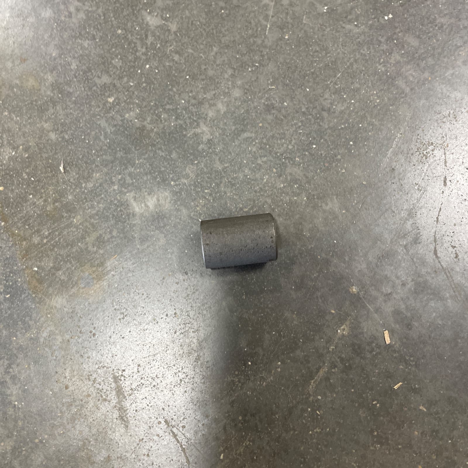 CAMCO MANUFACTURING 1/2" Black Carbon Steel Coupling, 1-14/25" Length MPN 11120005 — image 1