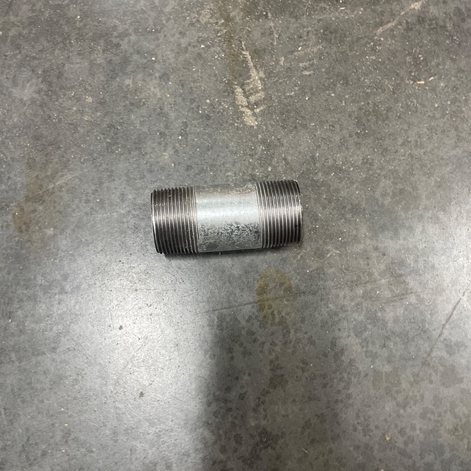 Global 1-1/4 x 3-1/2 in. Galvanized Steel Welded Nipple MPT MPN MN-ZNG06312 — image 1