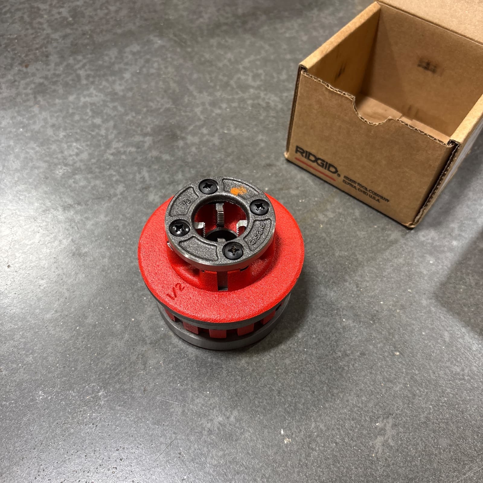 RIDGID 1/2 in. Die Head 12-R for Pipe Threading MPN 37390 — image 1