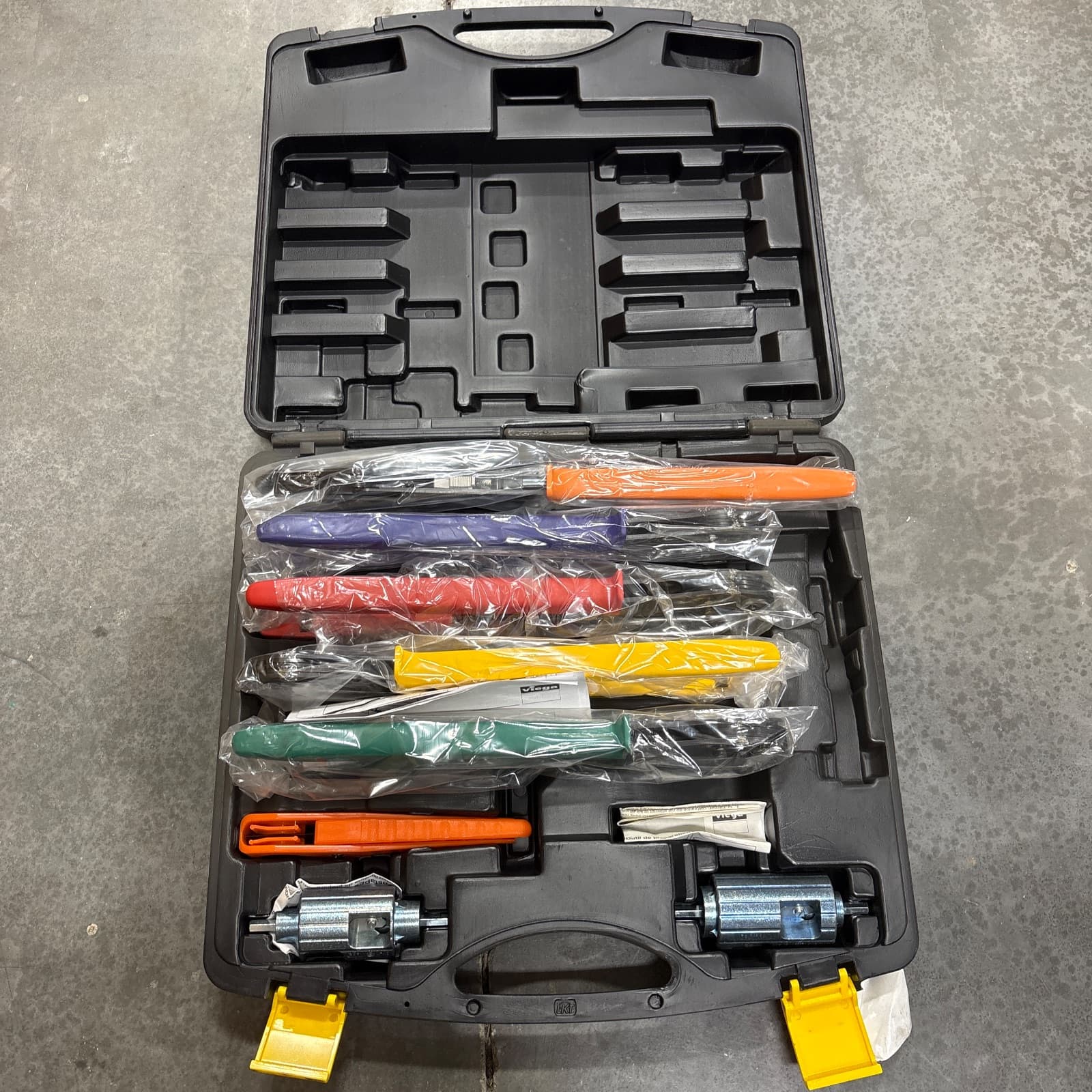 VIEGA 3/8-1 in. Manual Press Tool for PEX Fittings MPN 56030 — image 1