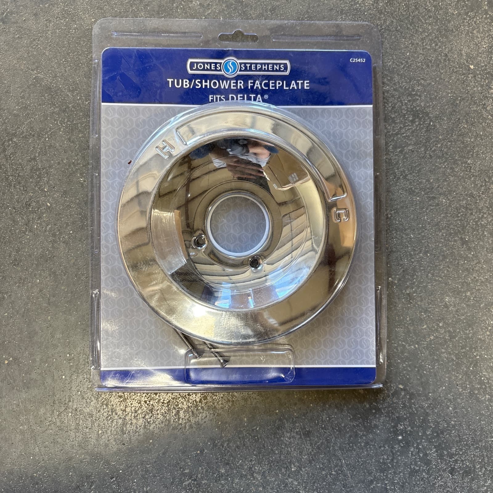 Jones Stephens Single Handle Faceplate Chrome for Delta Tub & Shower MPN C25452